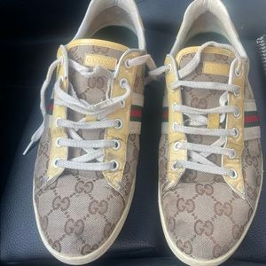 Gucci shoes size 10